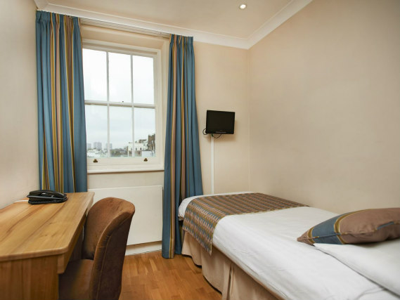Single rooms at Royal Eagle Hotel London provide privacy