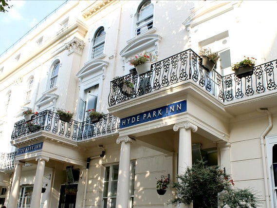 Hyde Park Inn is situated in a prime location in Bayswater close to Kensington Gardens