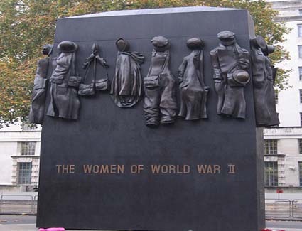Buchen Sie ein Hotel in der Nähe von National Monument to the Women of World War II