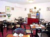 Sala de desayuno en el hotel Dover The breakfast room at Dover Hotel London is a great place for starting your day