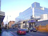 La estación de Victoria está situada en el hotel Dover The hotel is conveniently situated next to Victoria Station