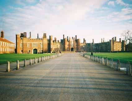 Reservar un hotel cerca de Hampton Court Palace