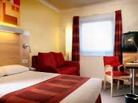 Una habitación doble en el Holiday Inn Express Park Royal London