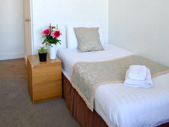 Une chambre simple à Lexham Gardens Hotel