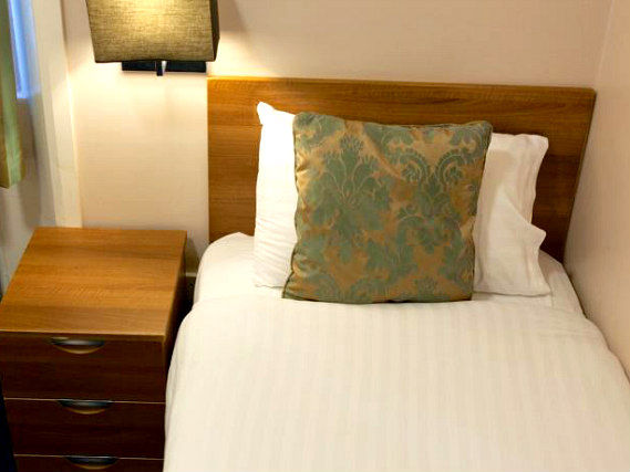 Une chambre simple à Hanover Hotel London