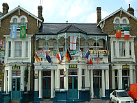 Bridge Park Hotel