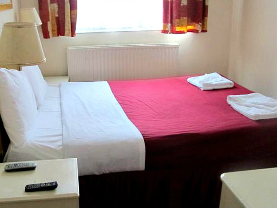 A typical double room at Chiswick Lodge Hotel