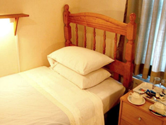 Une chambre simple à St Georges Lodge