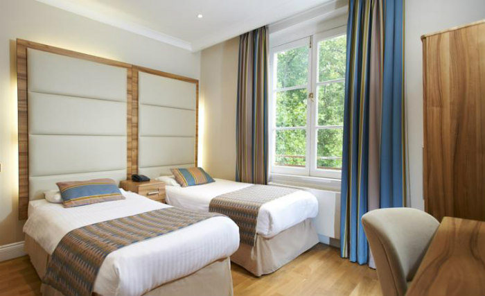 Une chambre avec lits jumeaux de Royal Eagle Hotel London