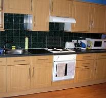 Cowgate Tourist Hostel - kitchen to save you money on meals!