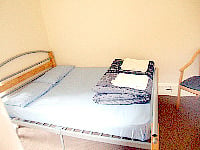A comfortable, private Double room at Bayswater Budget Rooms