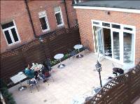Relax, eat and drink in the private garden! Great in the summer!