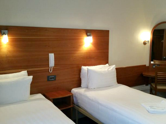 A spacious twin room at Jesmond Dene Hotel
