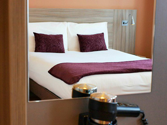 A double room at Vauxhall Hotel is perfect for a couple