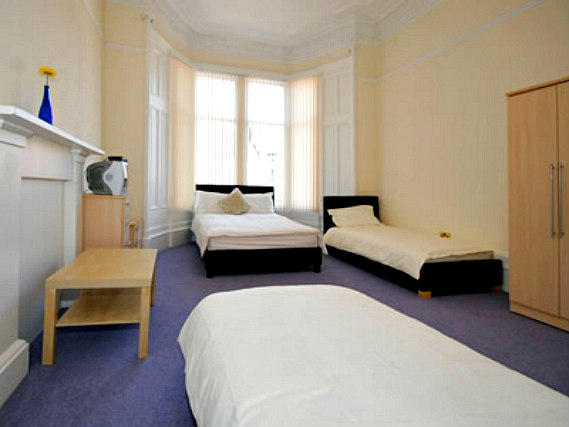 Family rooms at the Oyo Onslow Guest House are great value for money allowing you to spend more exploring London