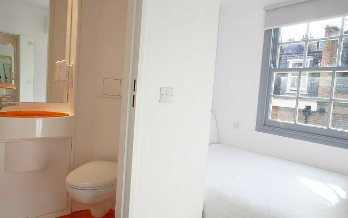 A single room at Easton Hotel London