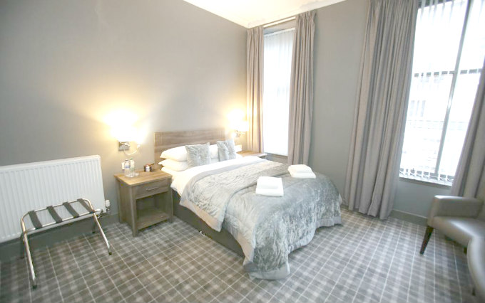 A comfortable double room at Devoncove Hotel Glasgow