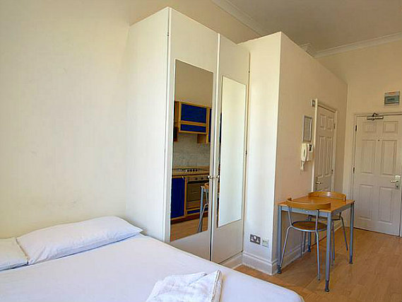 A double room at Hyde Park Economy Apartments