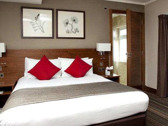 Get a good night's sleep in your comfortable room at Best Western Palm Hotel London