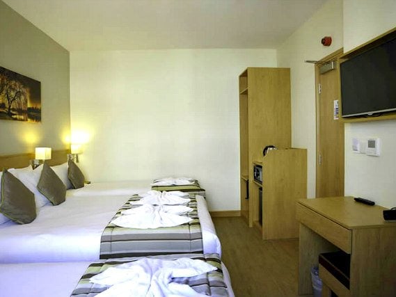 Quad room at Kings Cross Inn Hotel