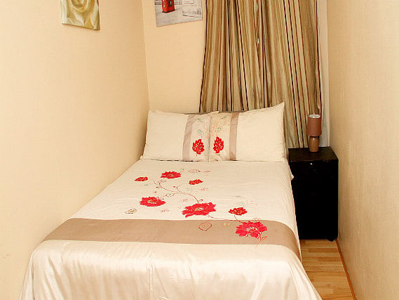 Get a good night's sleep in your comfortable room at Julius Lodge Thamesmead
