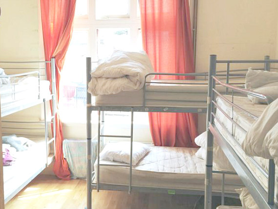 Dorm room at Hootananny Hostel