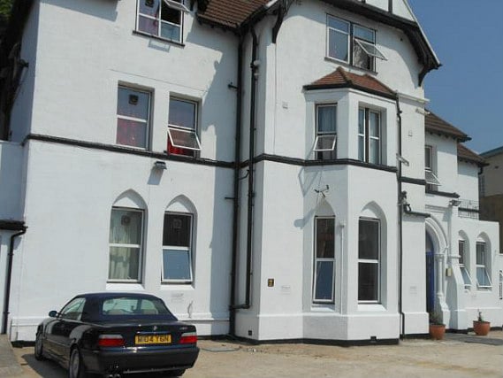 Travel Inn London is situated in a prime location in Stratford close to Forest Gate Train Station