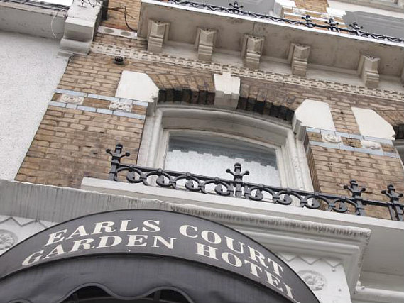 Earls Court Garden Hostel is situated in a prime location in Earls Court close to Earls Court Exhibition Centre