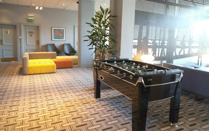 Enjoy a game room at Airport Inn Gatwick