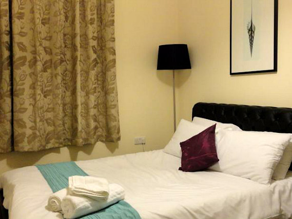 A double room at Glorydale Inn is perfect for a couple