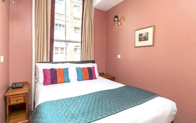 A comfortable double room at Crownwall Hotel