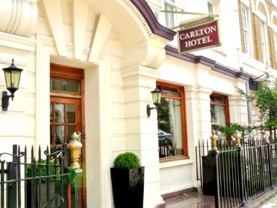 Carlton Hotel London is situated in a prime location in Kings Cross close to  Kings Cross Train Station
