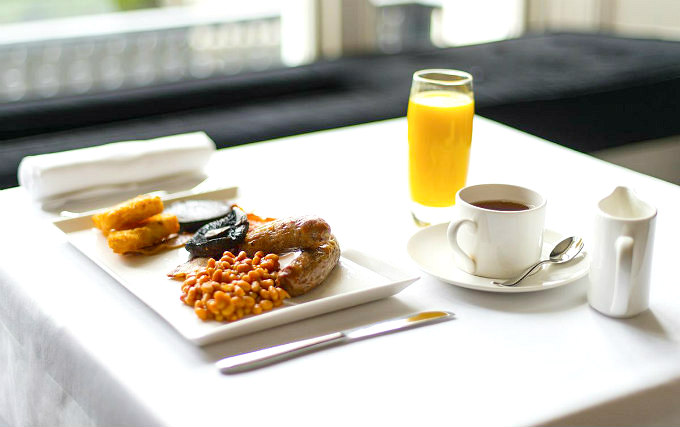 Enjoy a great breakfast at Elizabeth Hotel