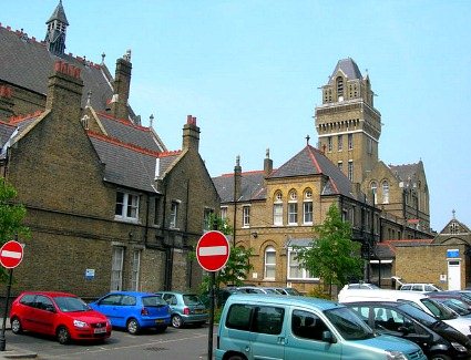 St Charles Hospital, London