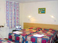 Triple Room at Romanos Hotel London