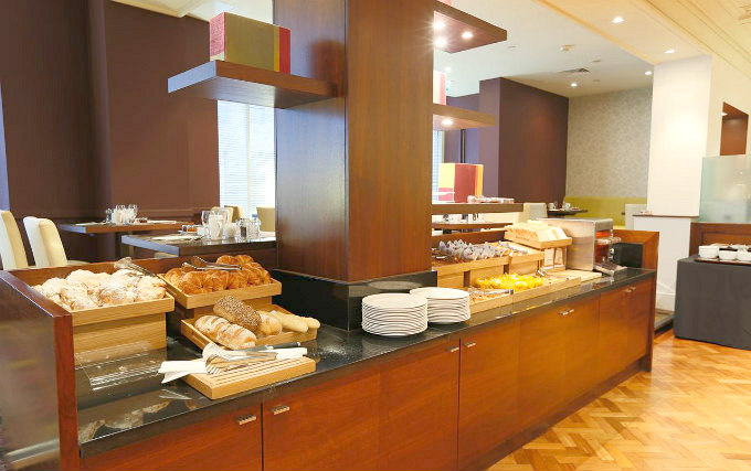 Enjoy a great breakfast at London Hilton