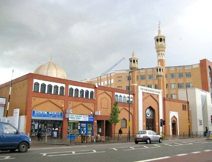 Book a hotel near East London Mosque