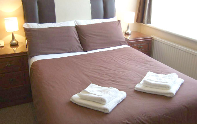 A comfortable double room at Martel Guest House