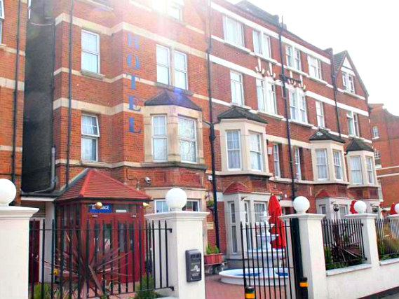 Clapham South Belvedere Hotel is situated in a prime location in Clapham close to Northcote Road Antique Market