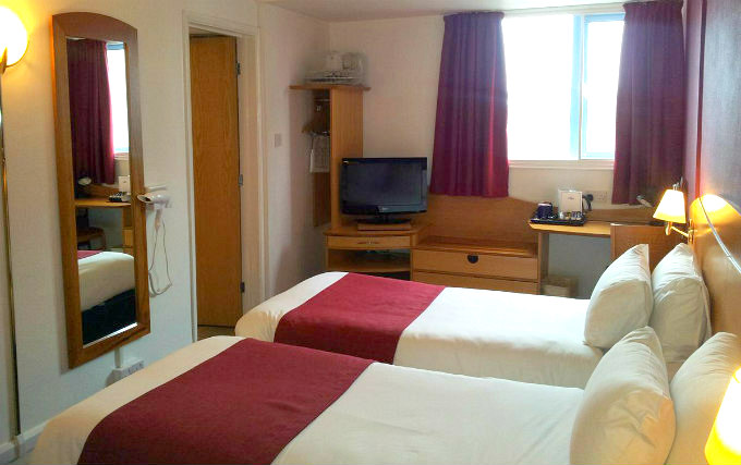 Twin room at Waterloo Hub Hotel & Suites