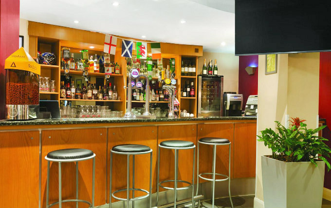 Bar at Waterloo Hub Hotel & Suites