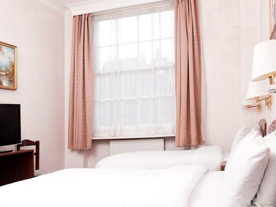 Triple rooms at St Georges Hotel BnB are the ideal choice for groups of friends or families