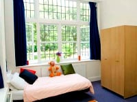 Spacious Single room at Writtle House