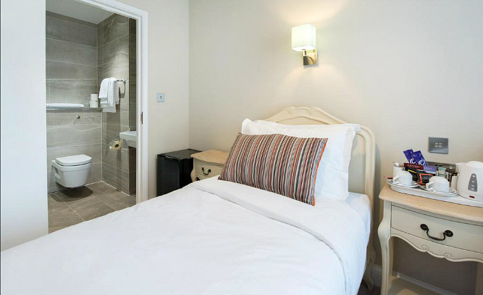 Single rooms at Docklands Lodge Hotel London provide privacy