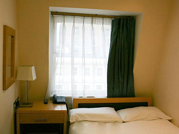 Double Room at Cromwell Crown Hotel London