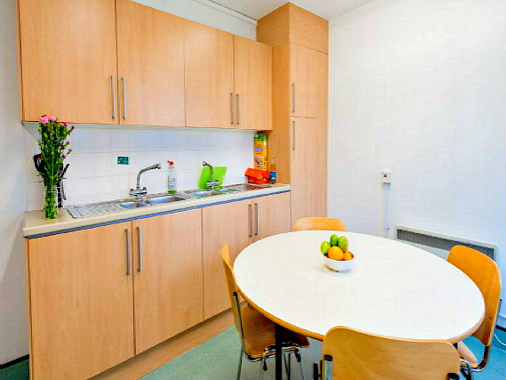 Save even more money by preparing your own food in the self-catering kitchen at Great Dover Street Apartment Rooms