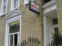 Sara Hotel, London