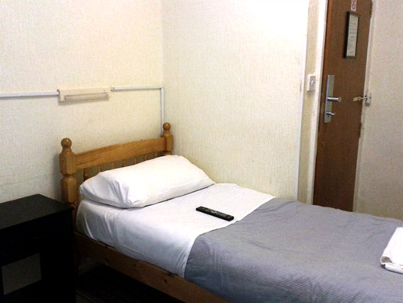 A typical single room at Ivy House Hotel