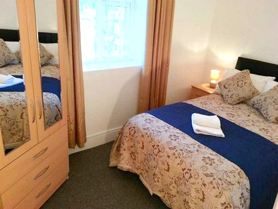 Double room at Nest Lodge London