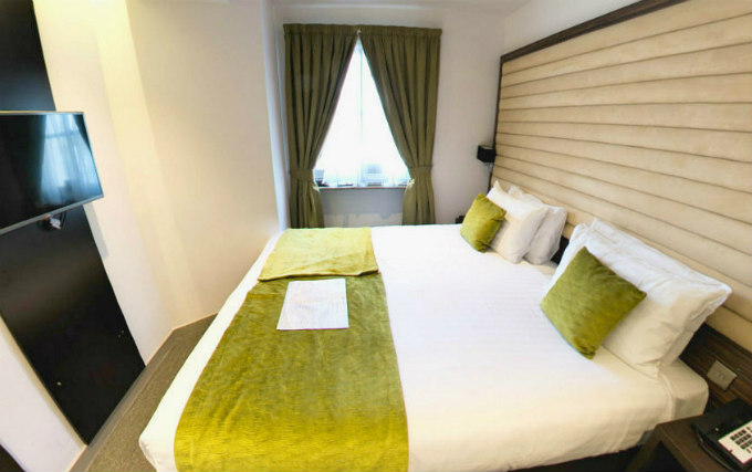 A double room at Maitrise Hotel London Maida Vale